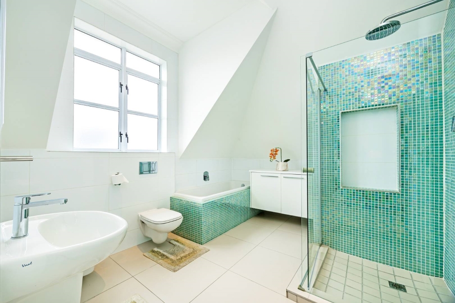 7 Bedroom Property for Sale in Flamingo Vlei Western Cape